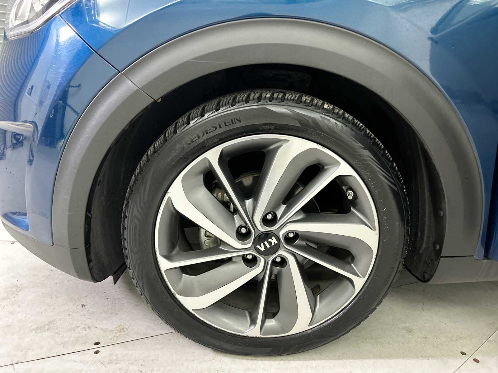 Thumbnail: 2017 Kia Niro - 19