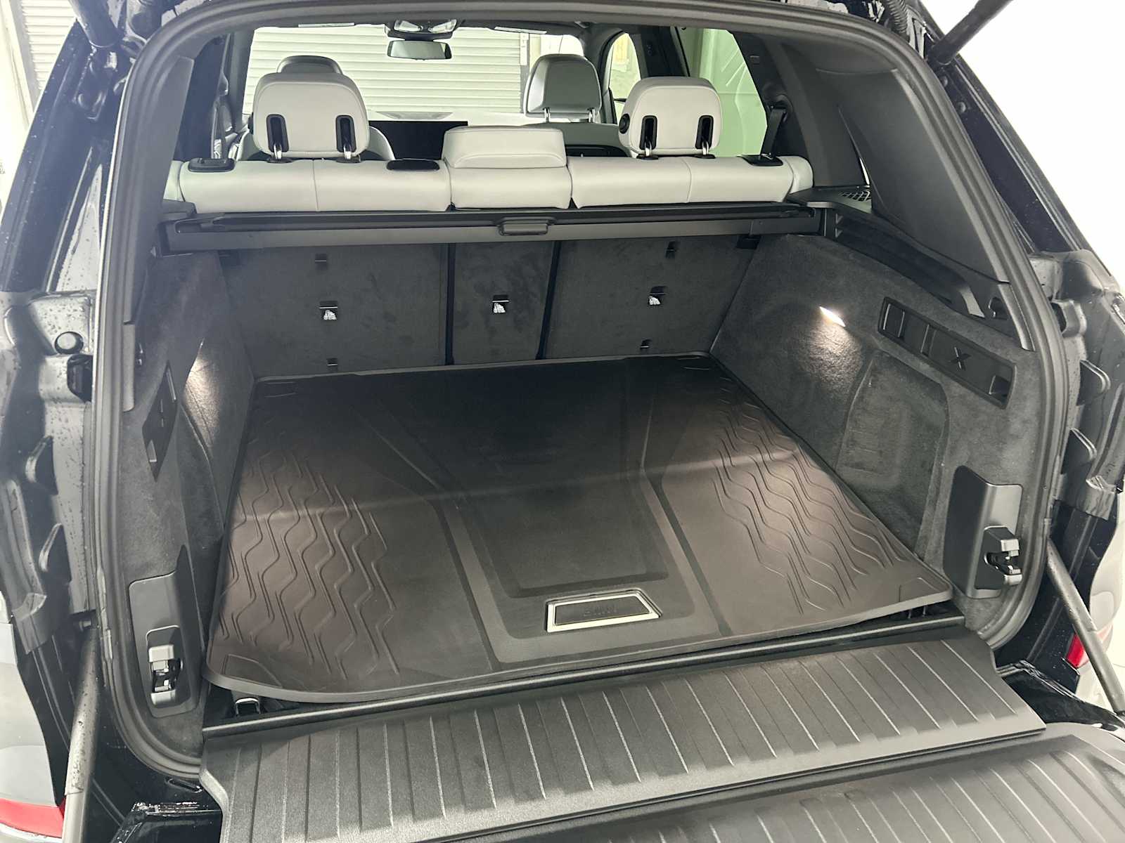 Thumbnail: 2026 BMW X5 - 21