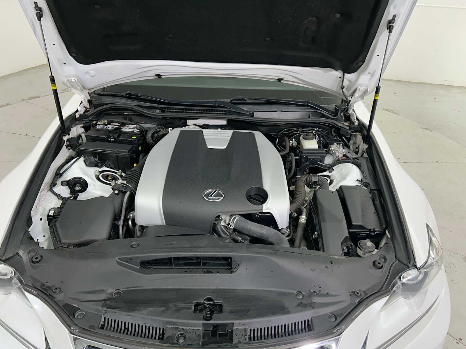 Thumbnail: 2016 Lexus IS - 18