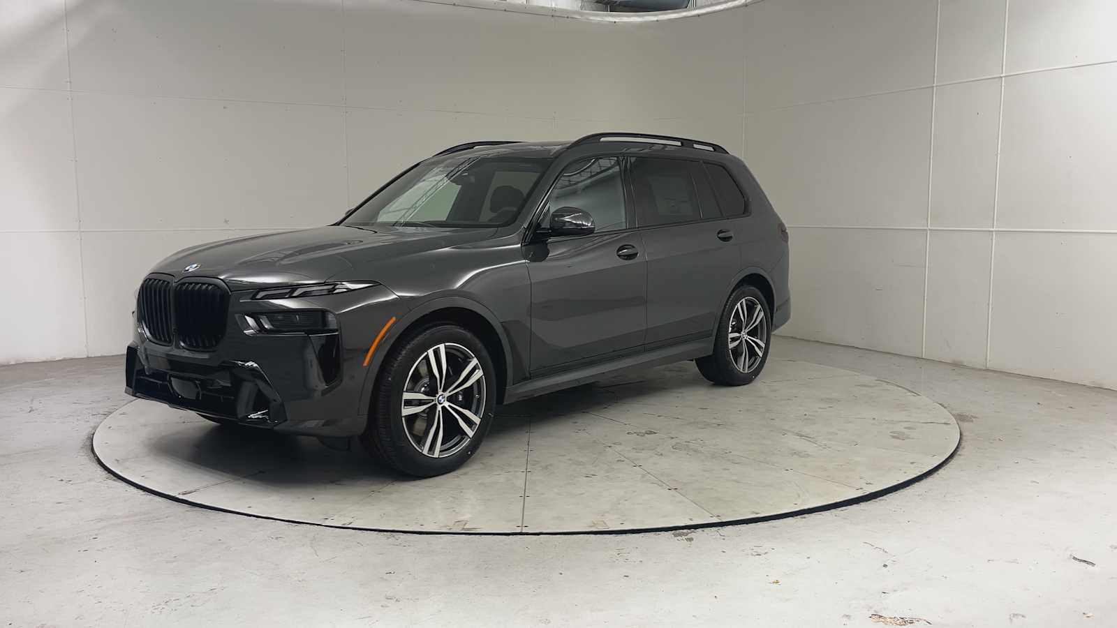 Thumbnail: 2027 BMW X7 - 6