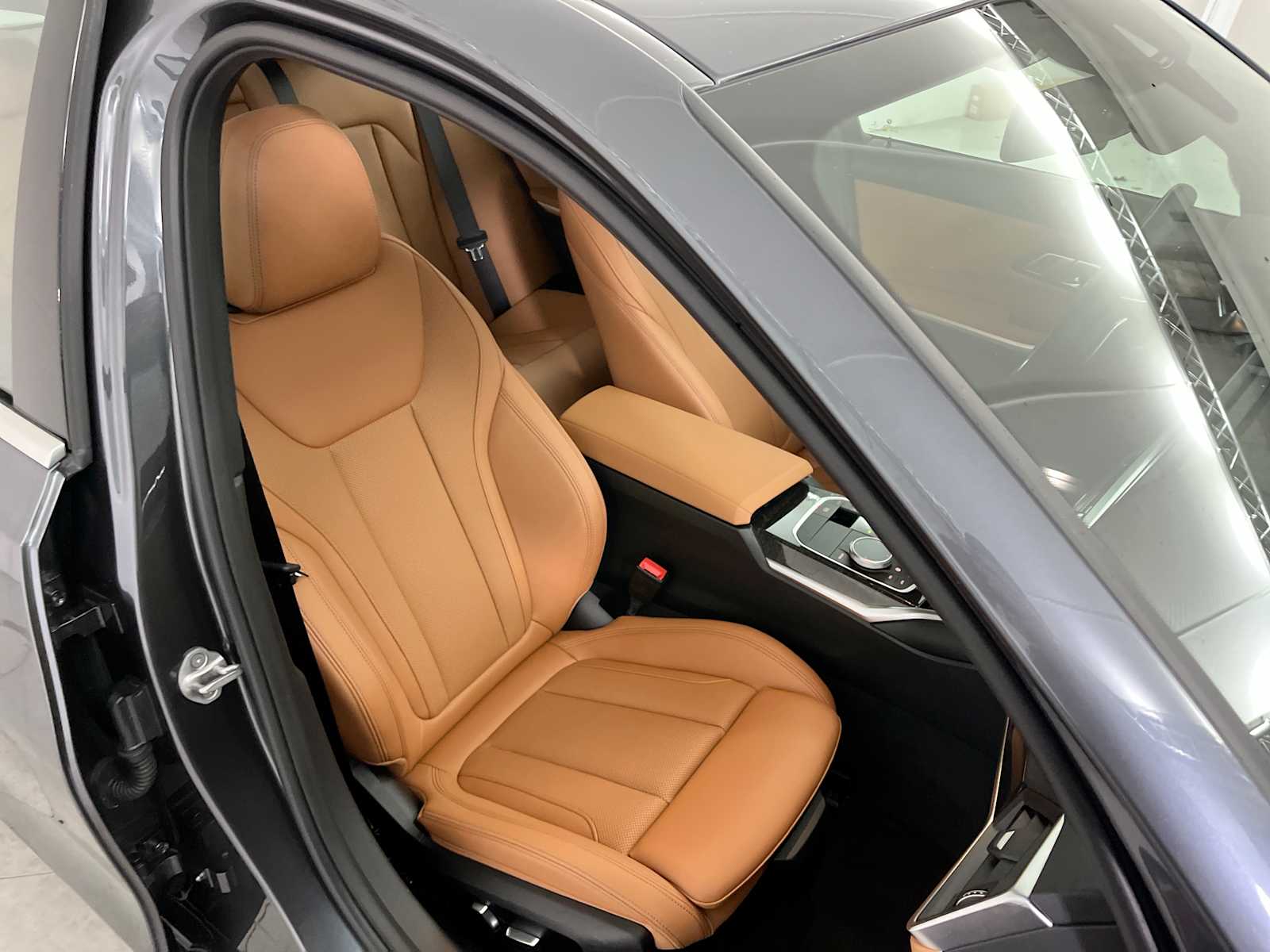 Thumbnail: 2022 BMW 3 Series - 32