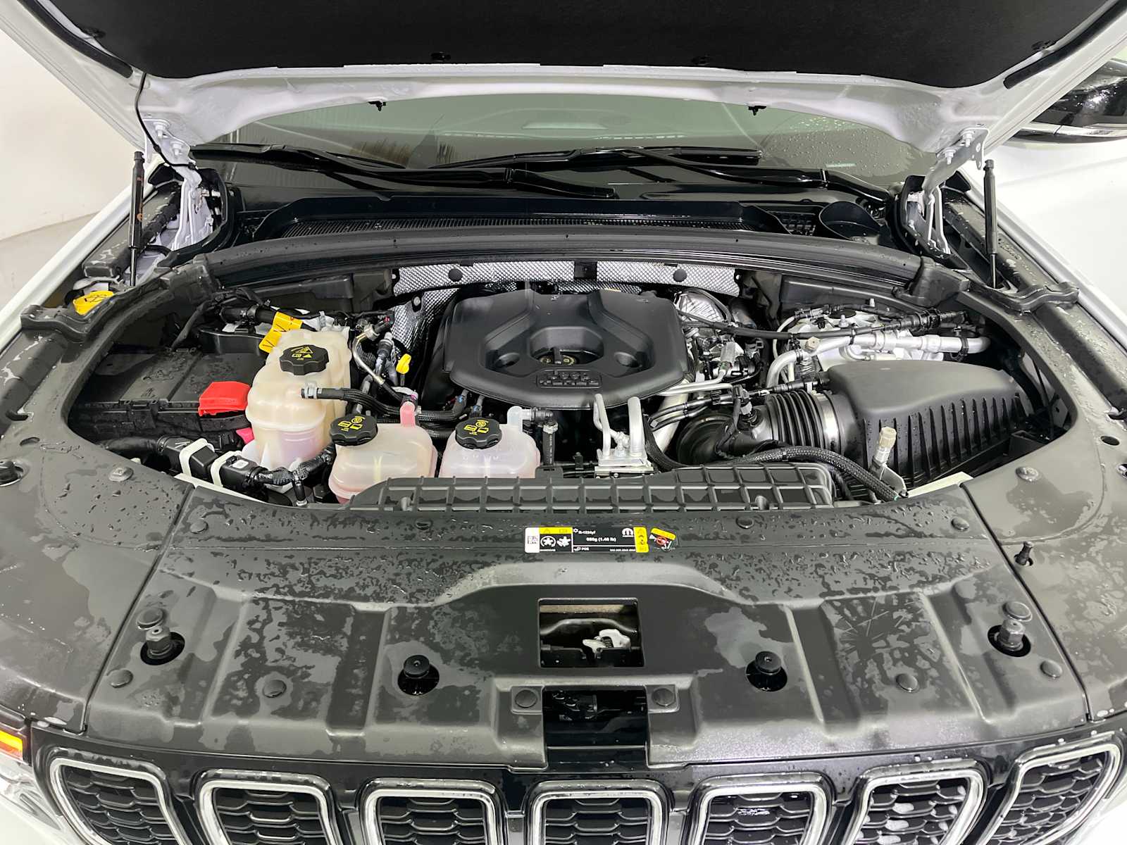 Thumbnail: 2022 Jeep Grand Cherokee - 18