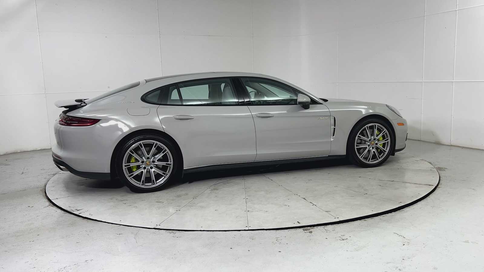 Thumbnail: 2018 Porsche Panamera - 8