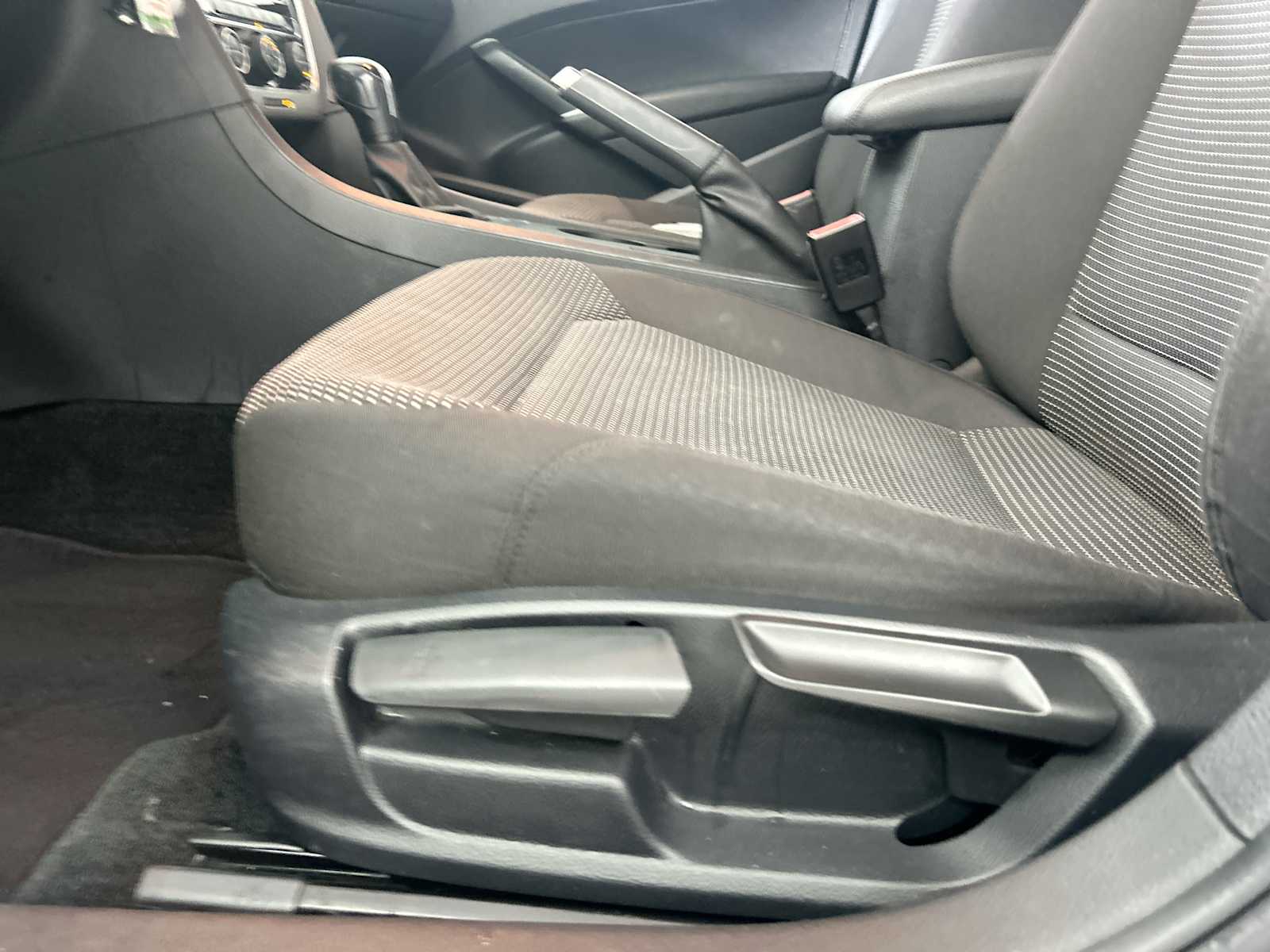 Thumbnail: 2016 Volkswagen Passat - 14