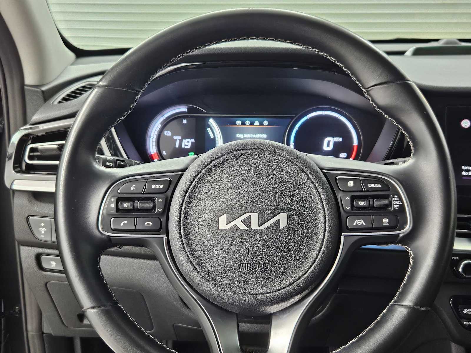 Thumbnail: 2022 Kia Niro - 21