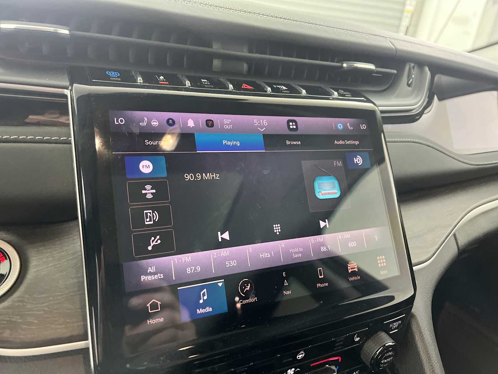 Thumbnail: 2022 Jeep Grand Cherokee - 12