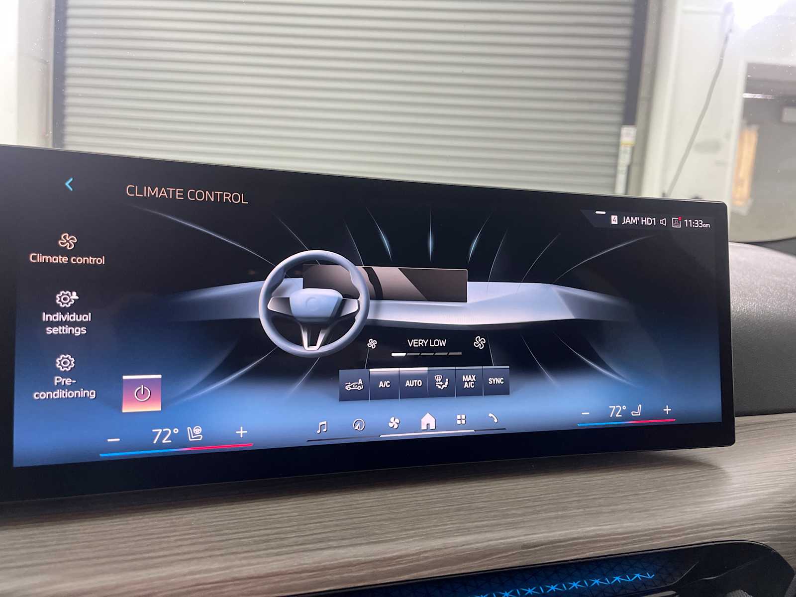 Thumbnail: 2025 BMW i4 - 17