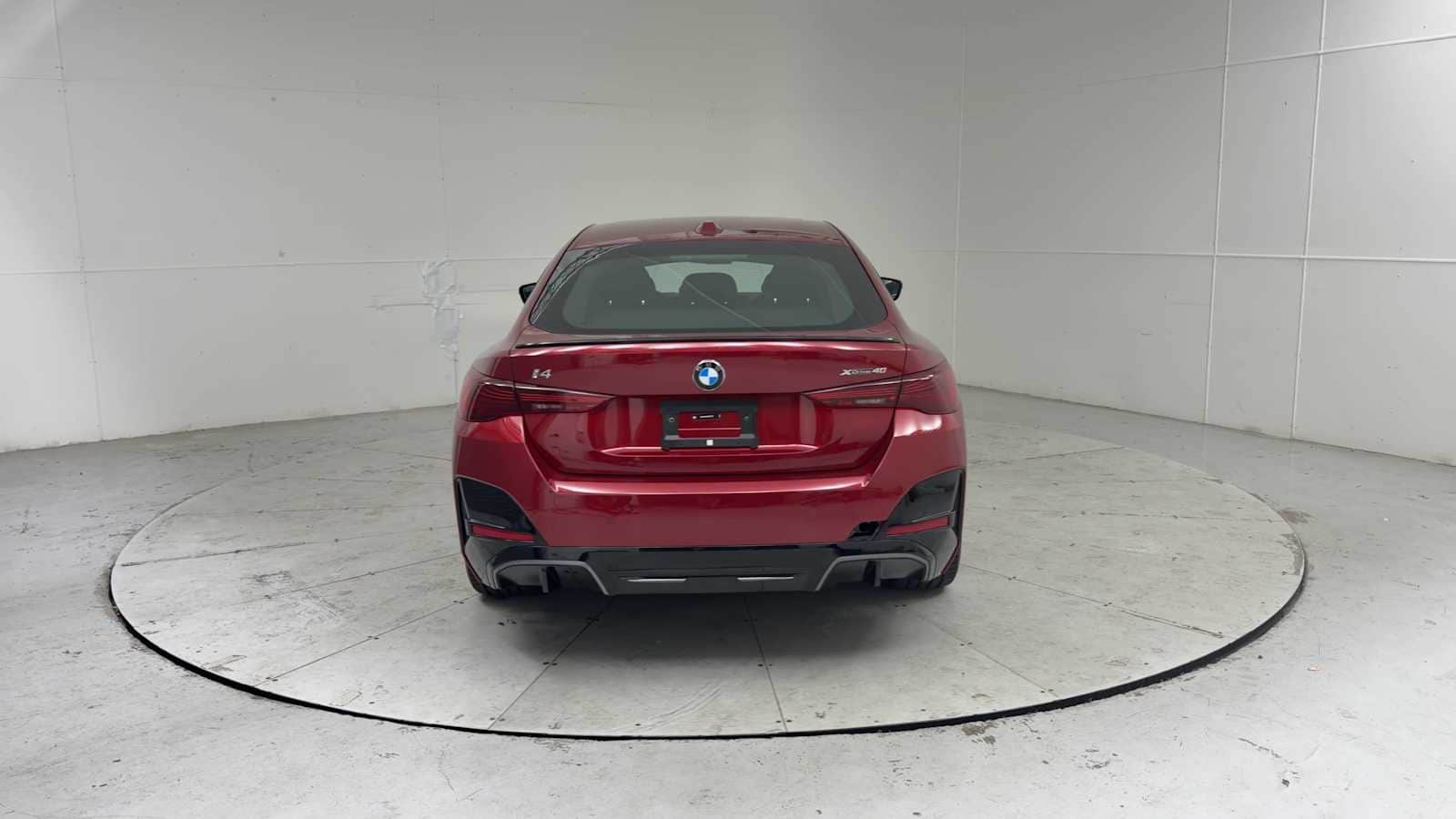 Thumbnail: 2026 BMW i4 - 3