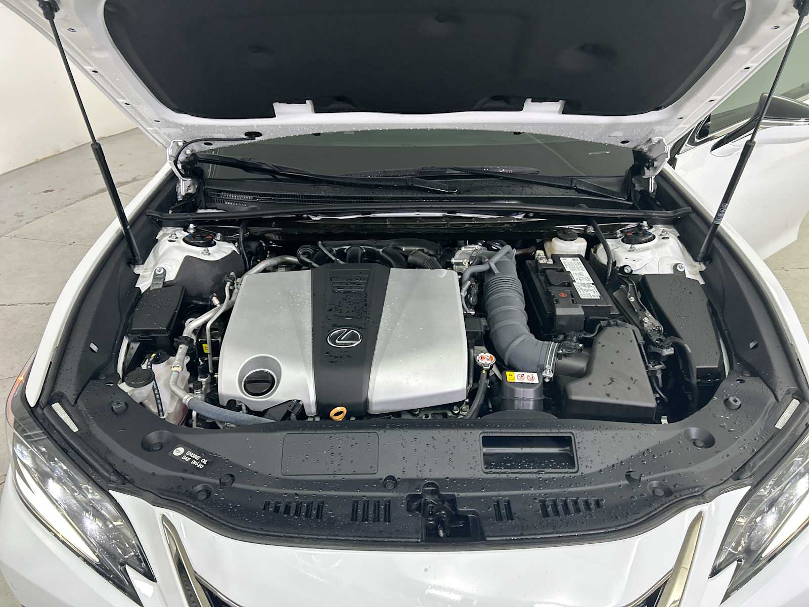 Thumbnail: 2022 Lexus ES - 18