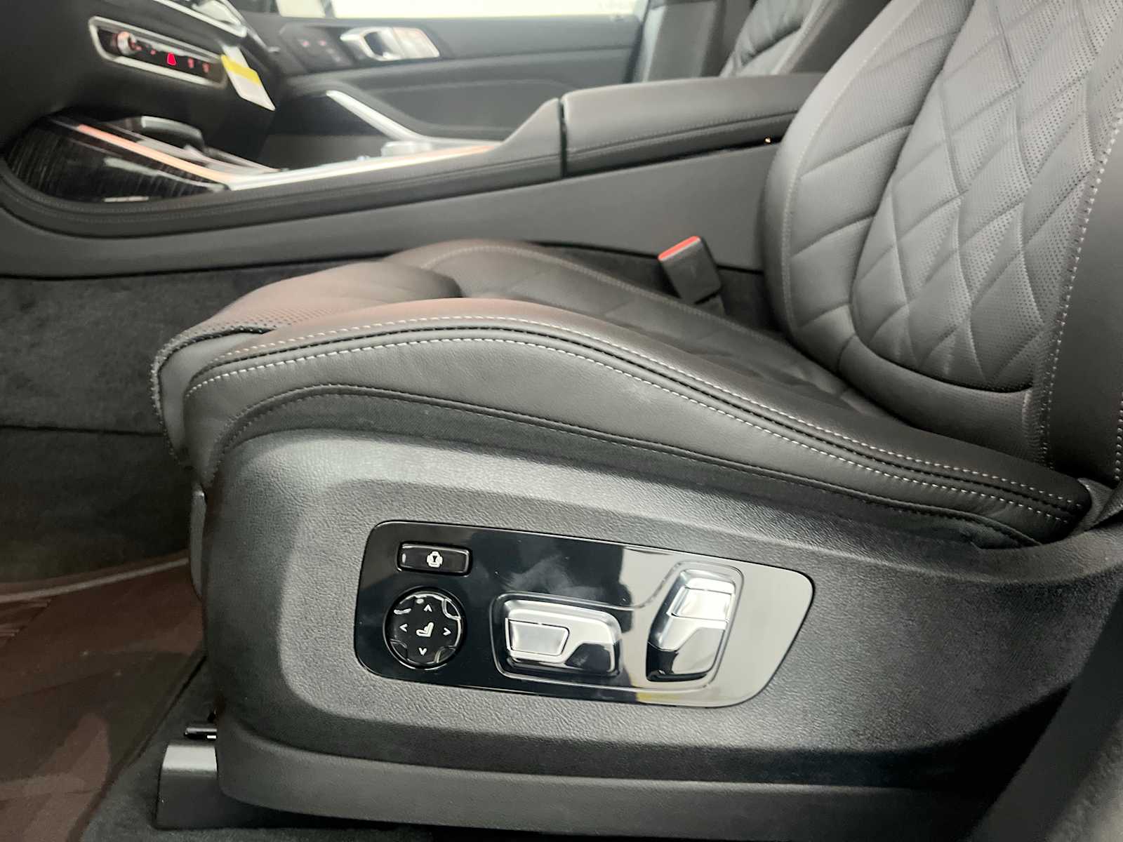Thumbnail: 2027 BMW X7 - 20