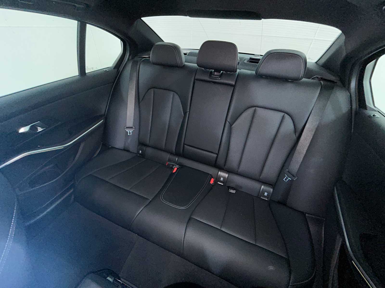 Thumbnail: 2024 BMW 3 Series - 25