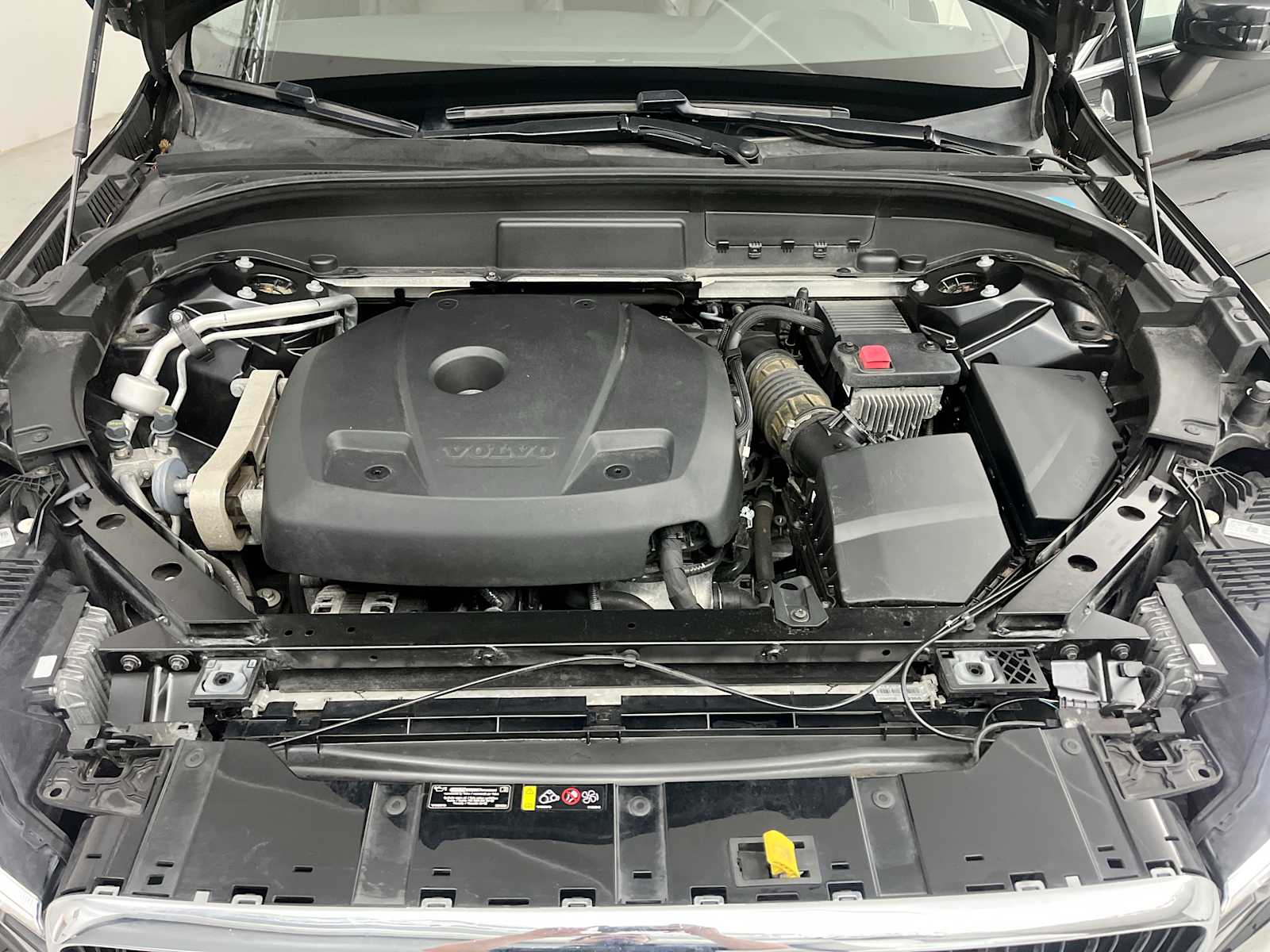 Thumbnail: 2021 Volvo XC60 - 24