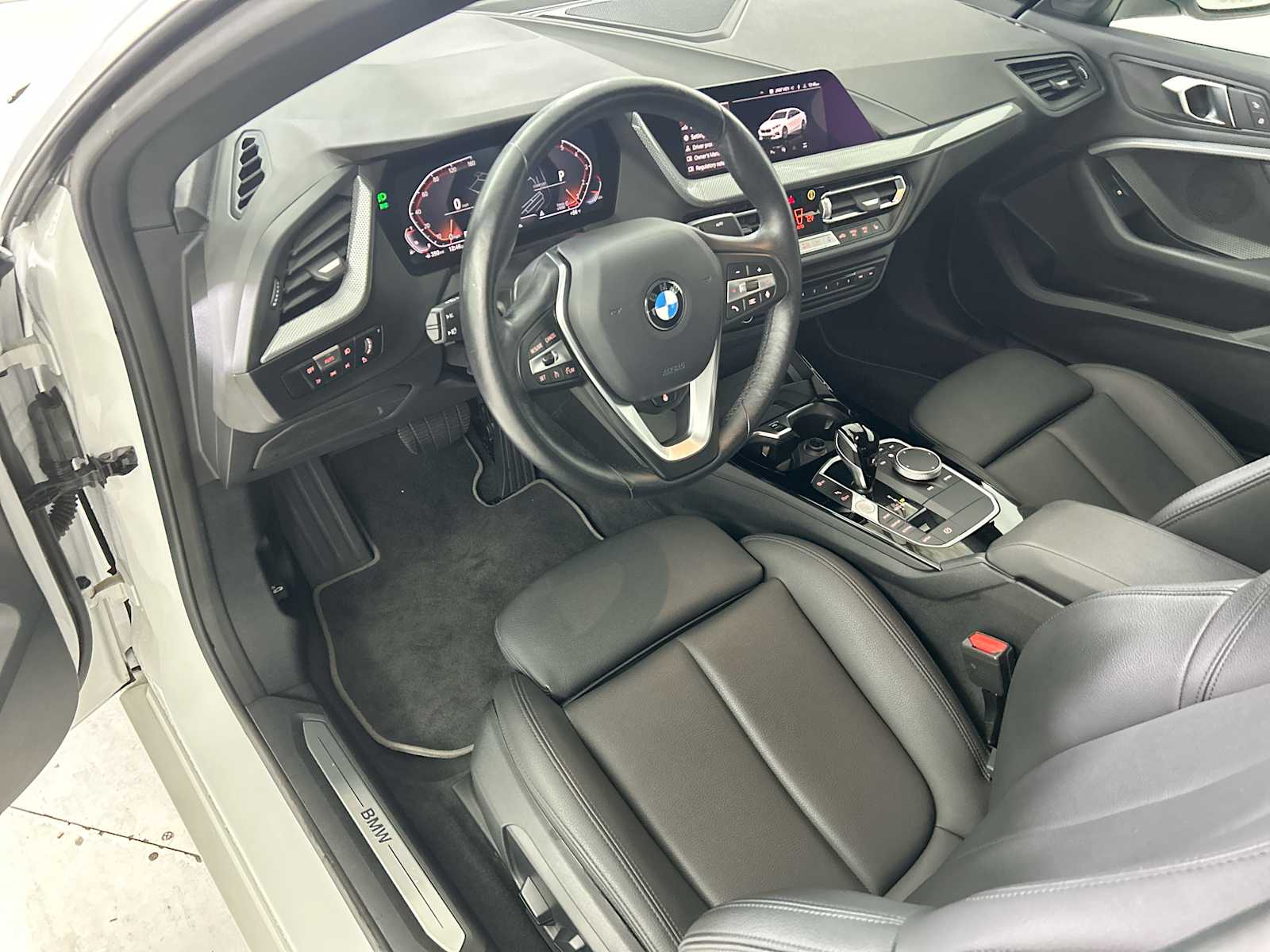 Thumbnail: 2024 BMW 2 Series - 11