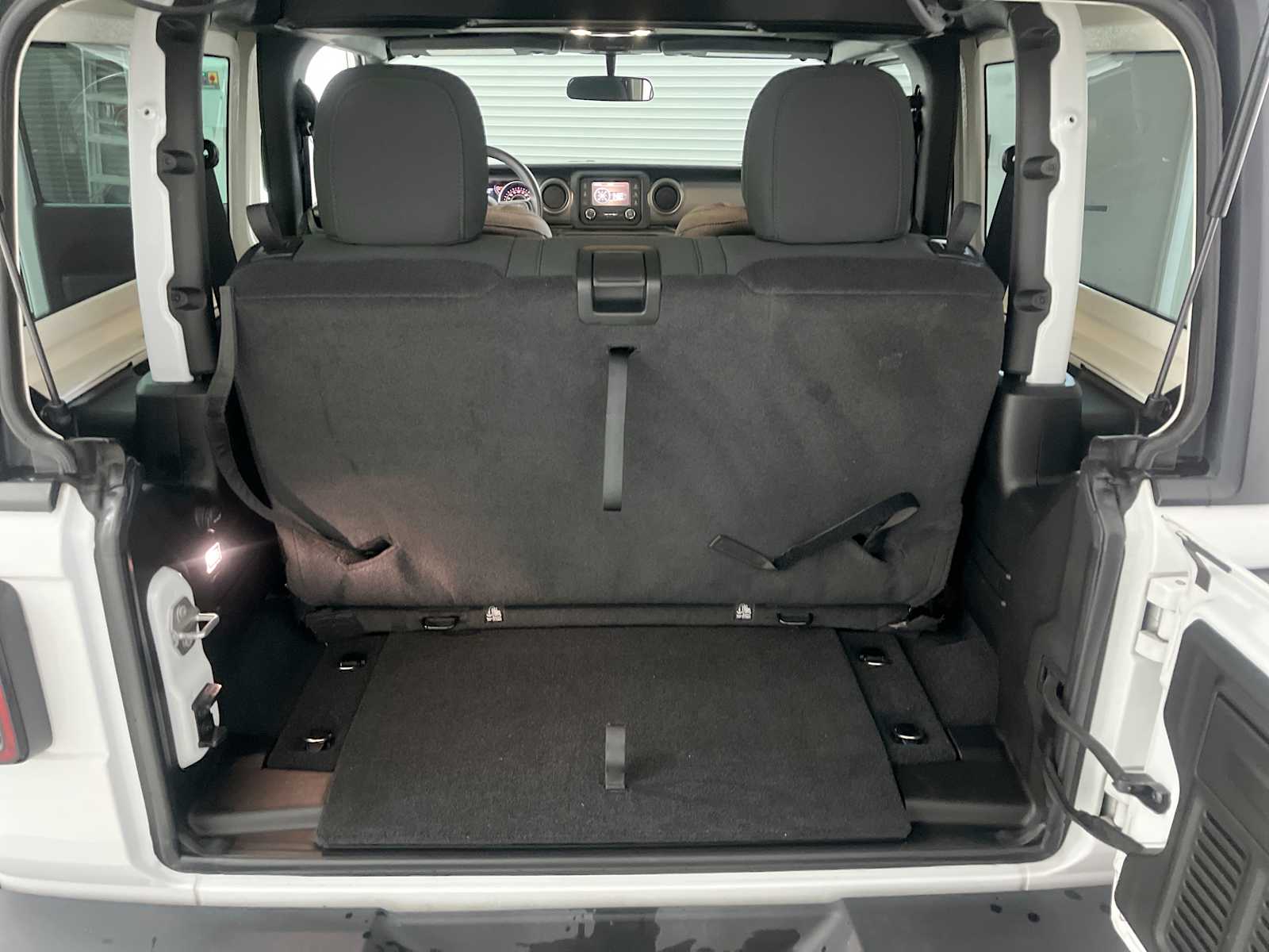 Thumbnail: 2021 Jeep Wrangler - 20