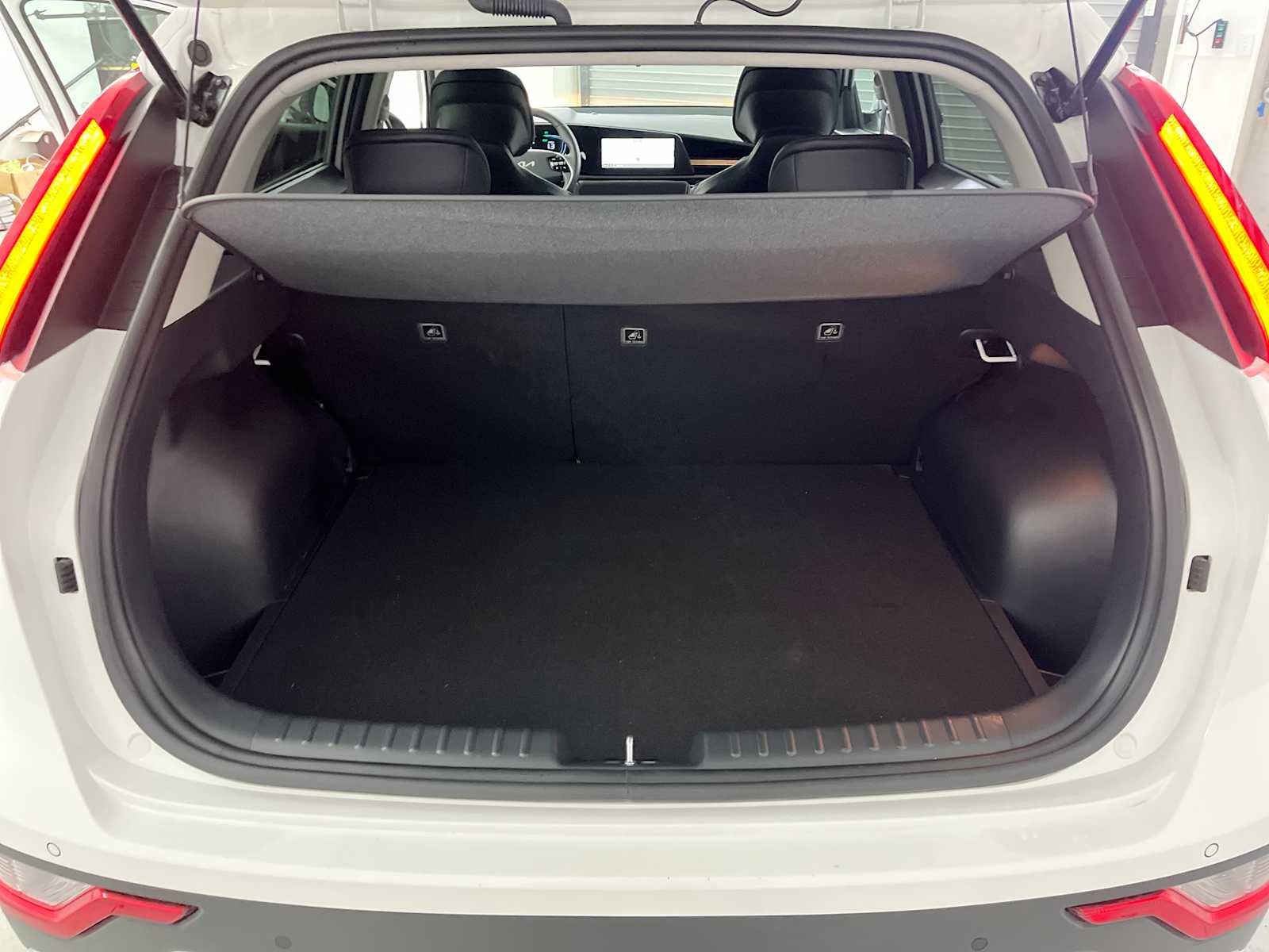 Thumbnail: 2025 Kia Niro - 21