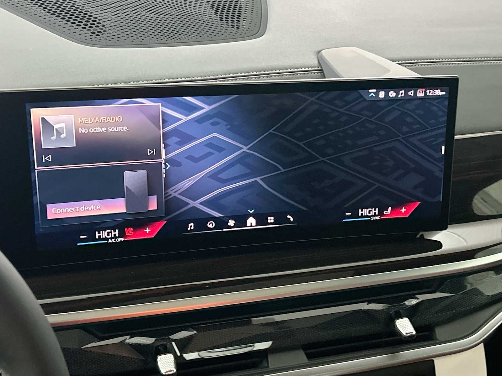 Thumbnail: 2026 BMW X5 - 12