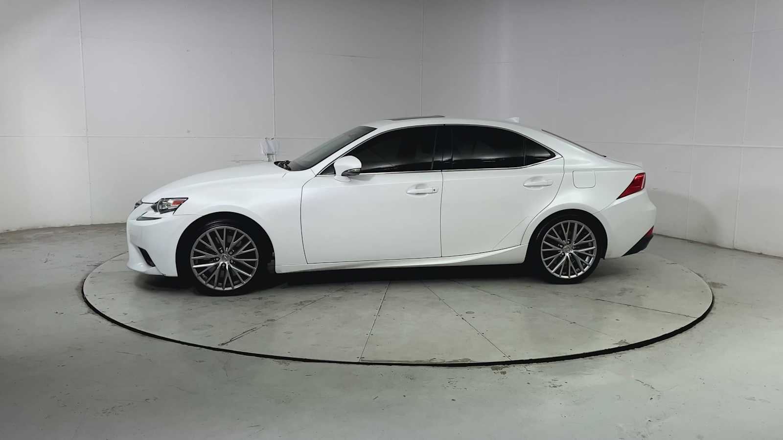 Thumbnail: 2016 Lexus IS - 5