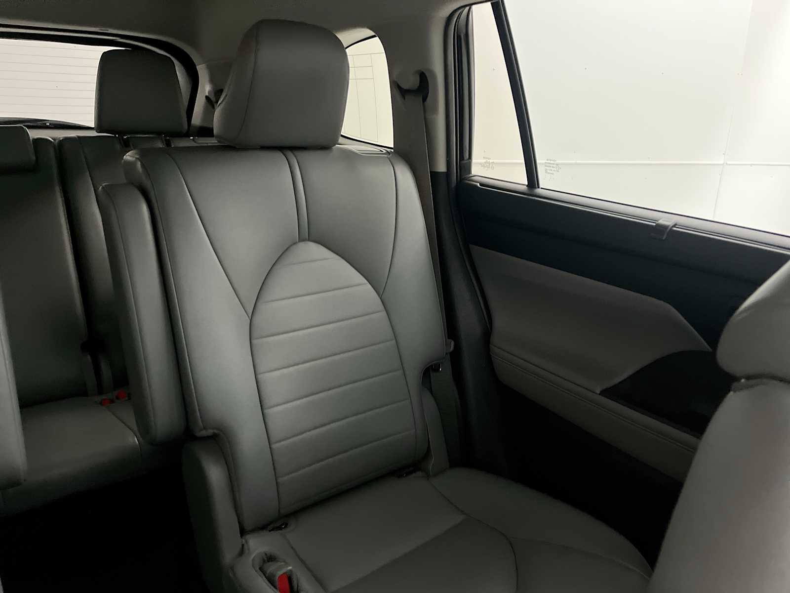 Thumbnail: 2021 Toyota Highlander - 14