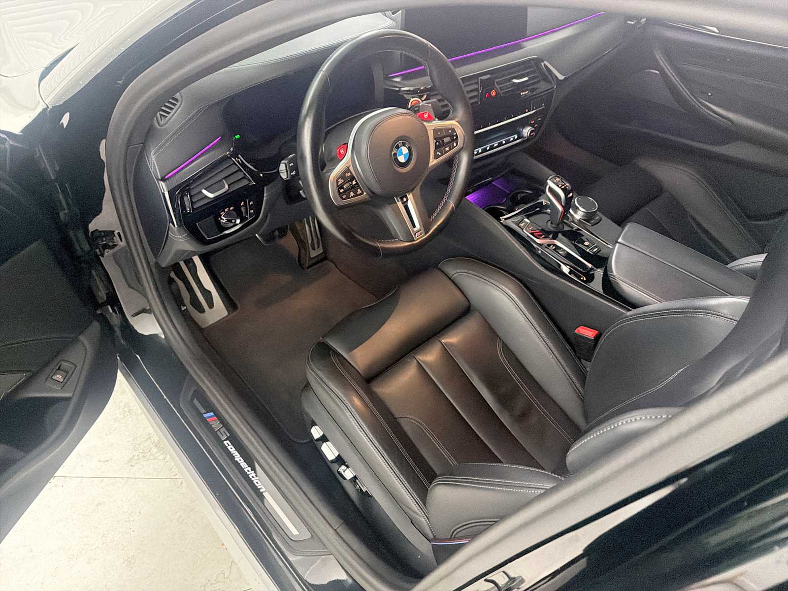 Thumbnail: 2023 BMW M5 - 11