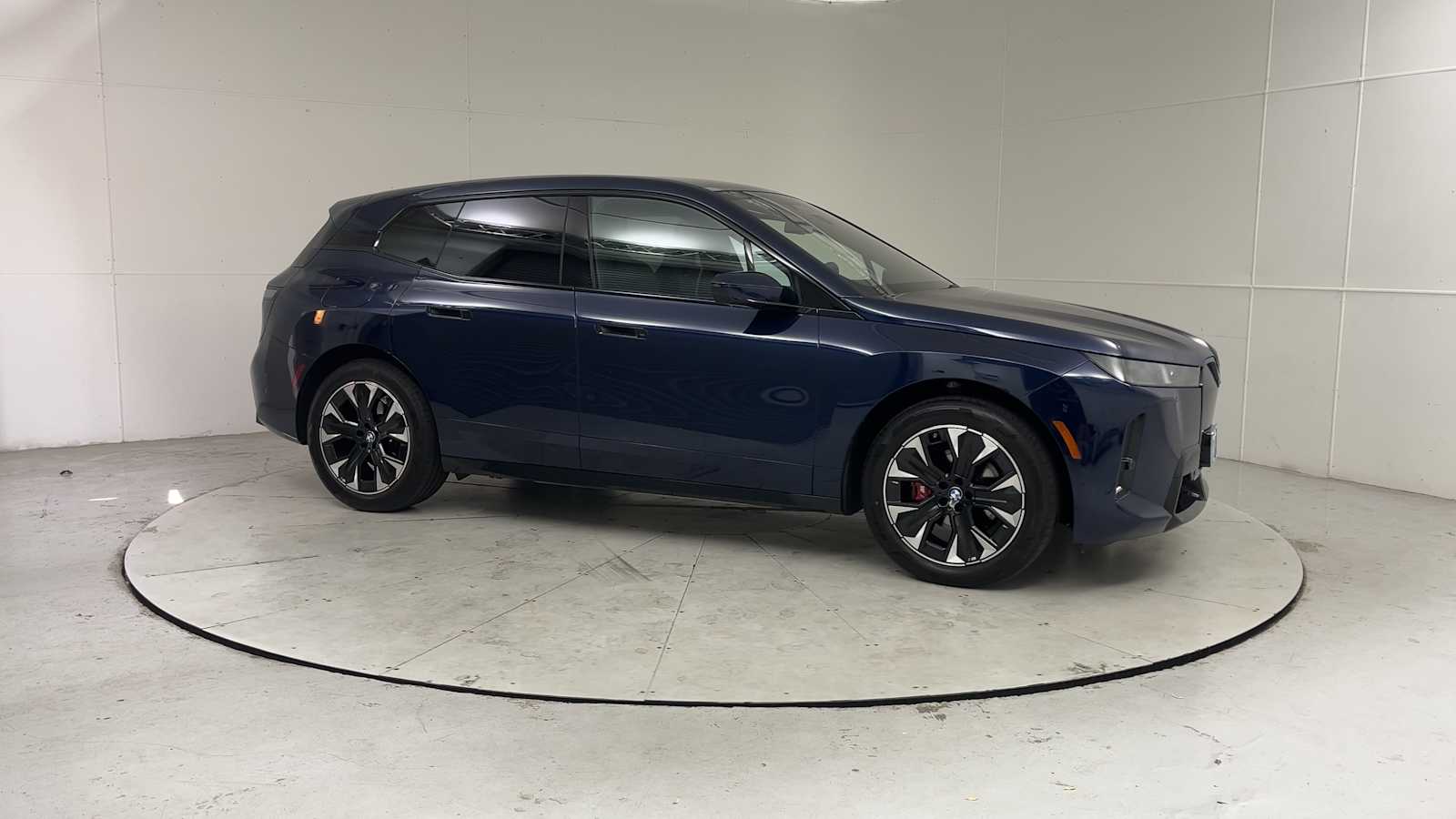Thumbnail: 2026 BMW iX - 8