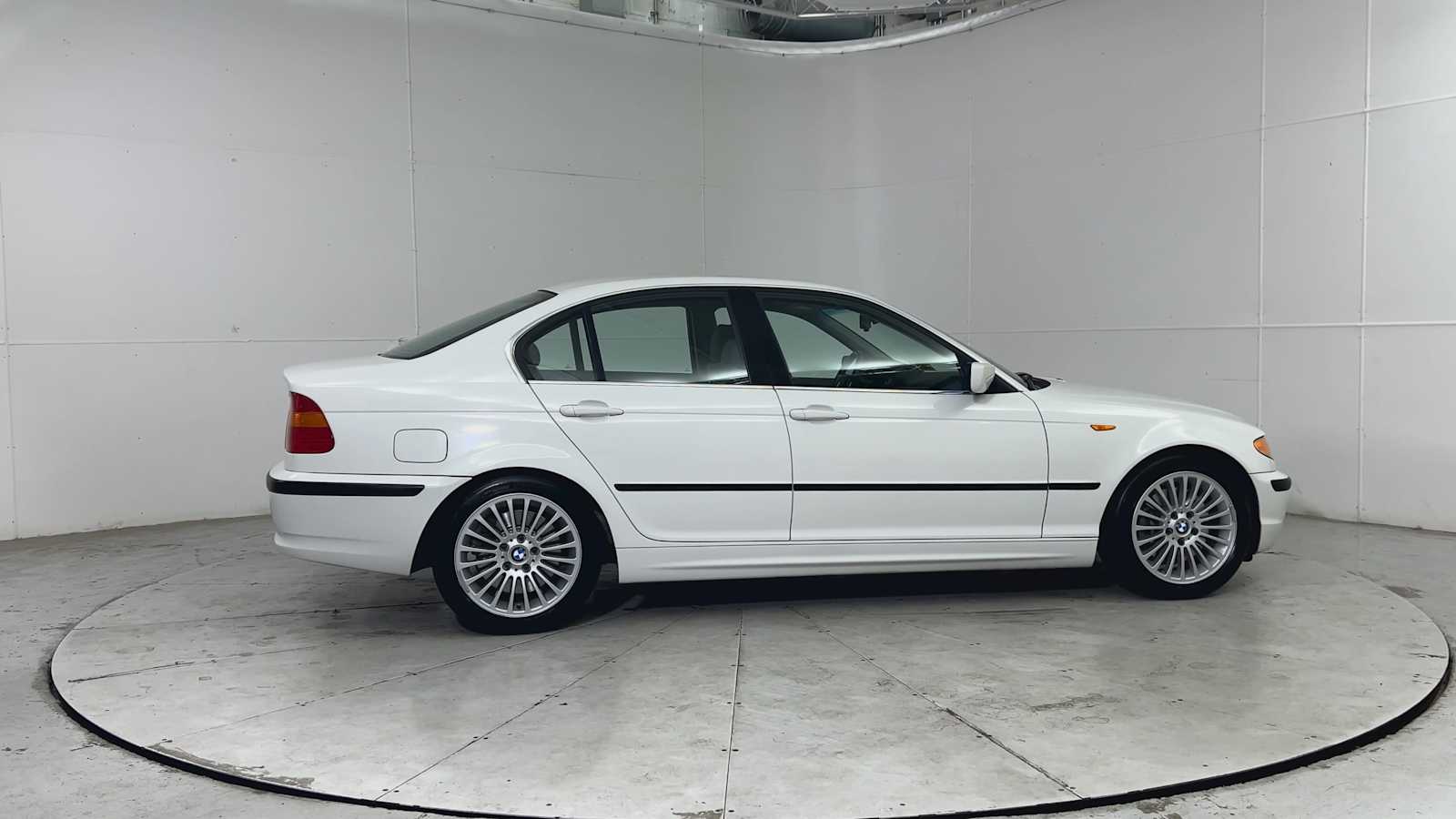 Thumbnail: 2003 BMW 3 Series - 9