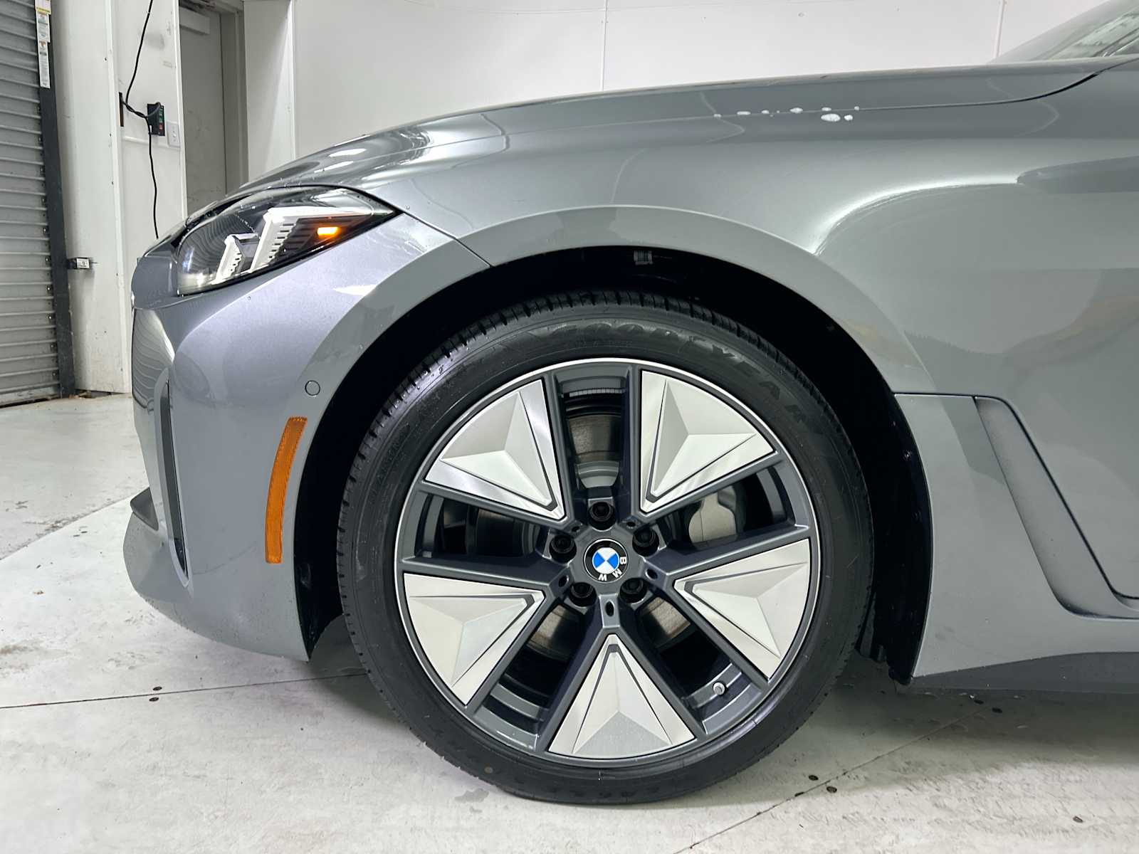 Thumbnail: 2025 BMW i4 - 19