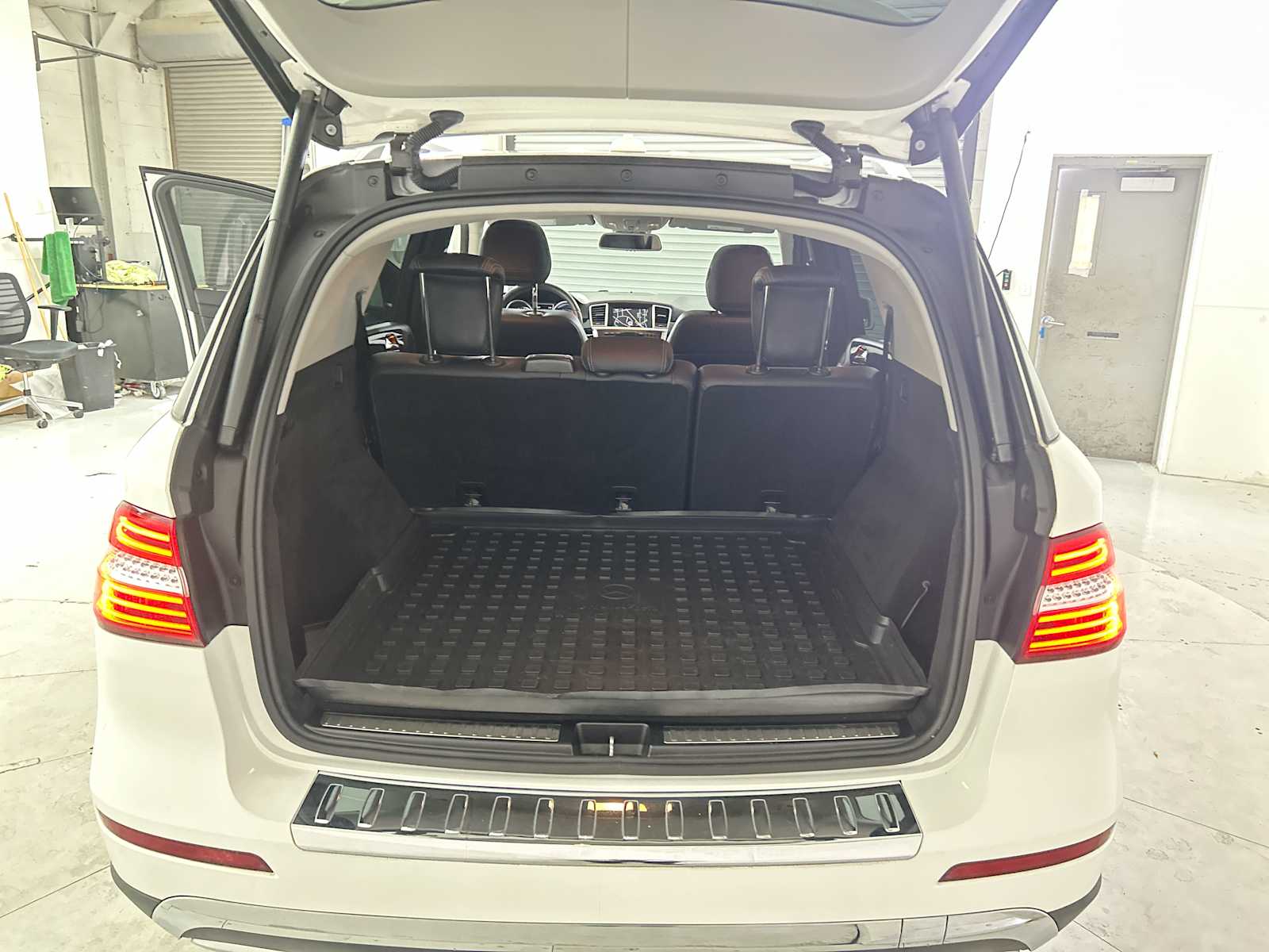 Thumbnail: 2015 Mercedes-Benz M-Class - 21