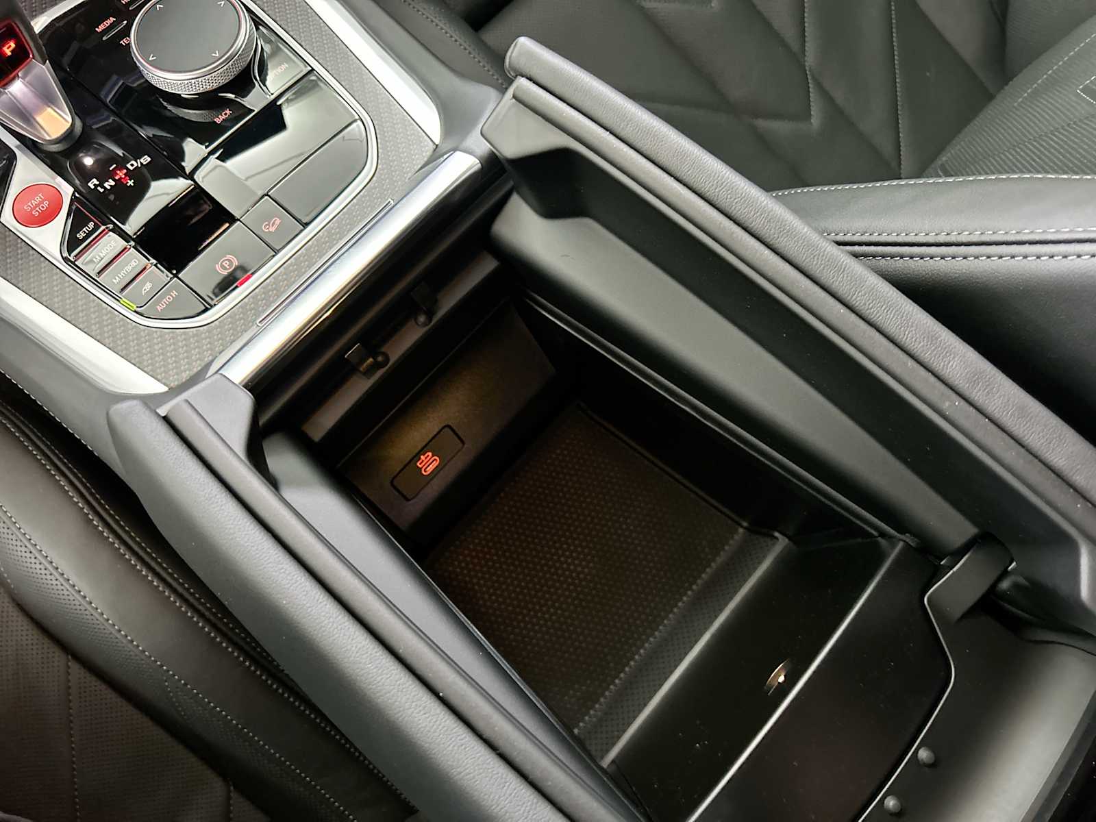 Thumbnail: 2026 BMW XM - 23