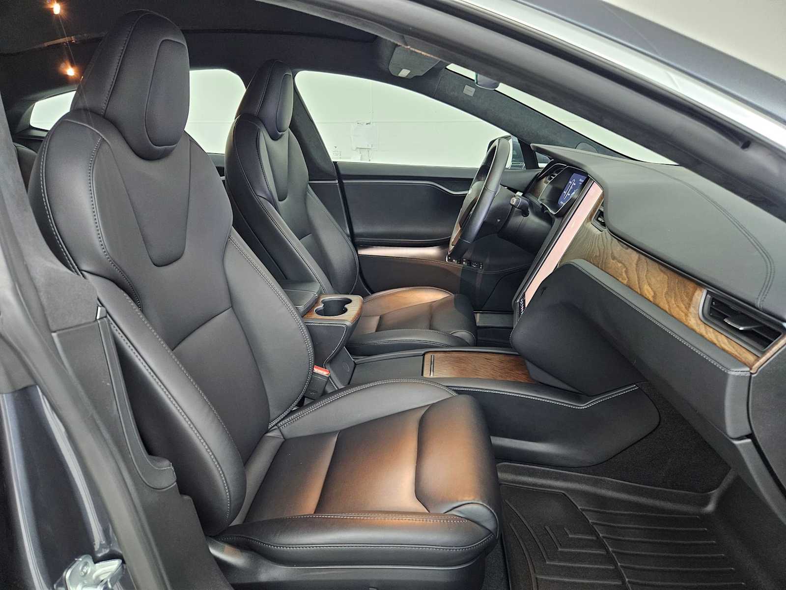 Thumbnail: 2020 Tesla Model S - 23