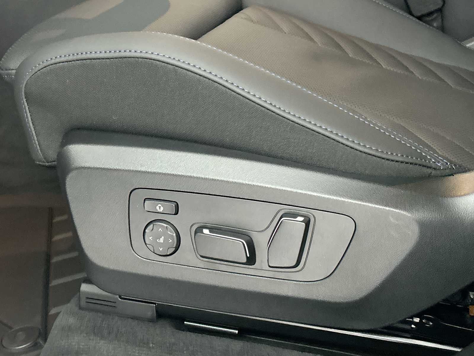 Thumbnail: 2026 BMW X3 - 14