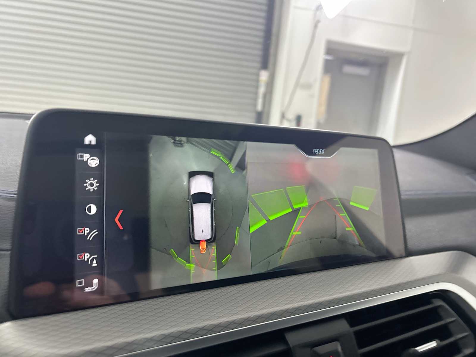 Thumbnail: 2018 BMW X3 - 24