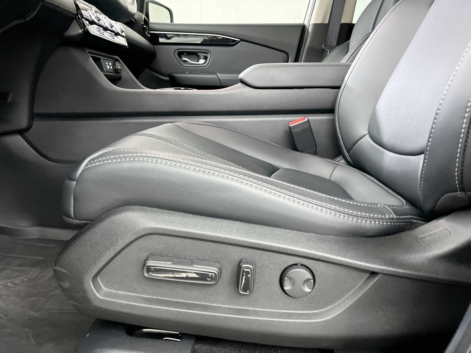 Thumbnail: 2023 Honda Pilot - 20