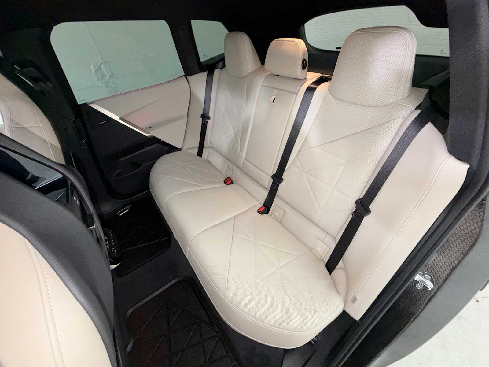 Thumbnail: 2026 BMW iX - 24