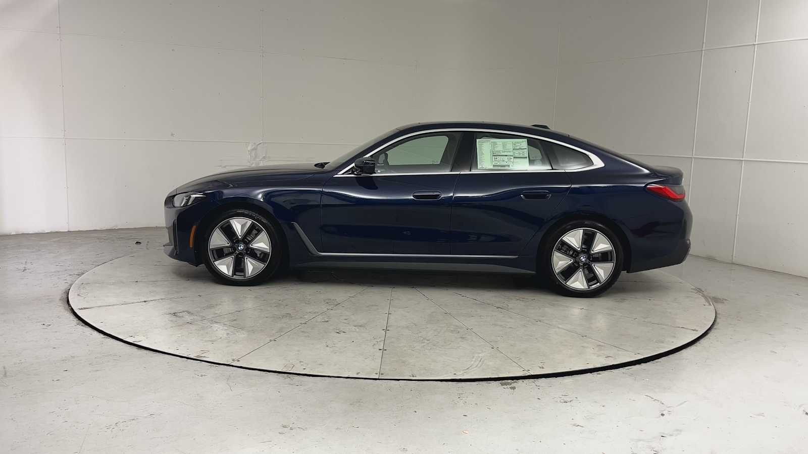 Thumbnail: 2026 BMW i4 - 5