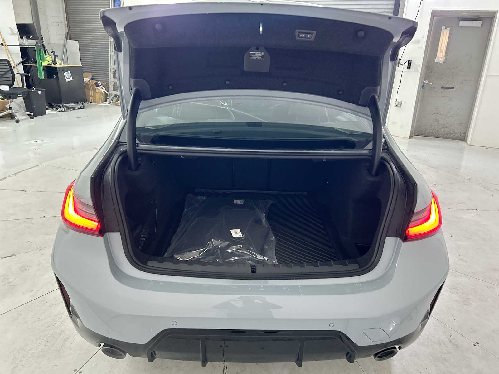 Thumbnail: 2026 BMW 3 Series - 21