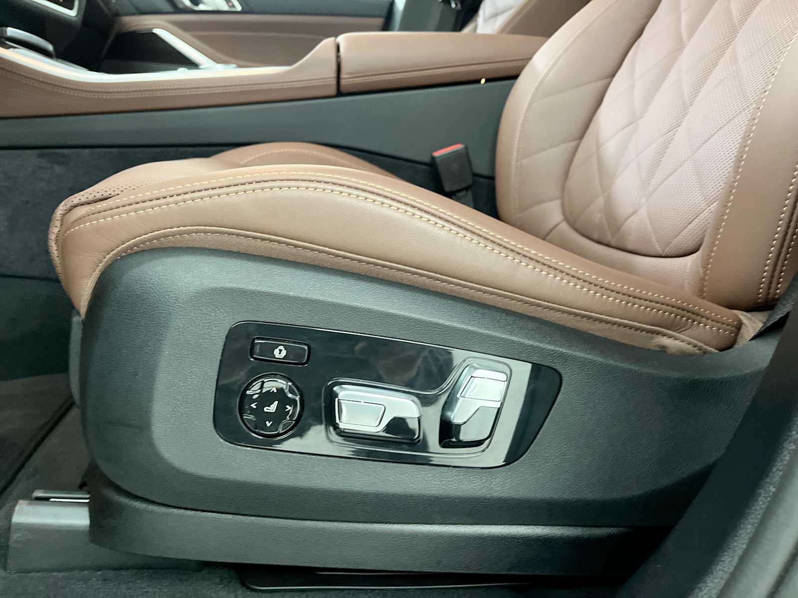 Thumbnail: 2026 BMW X5 - 14