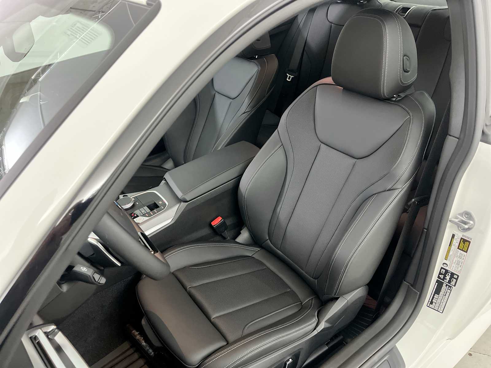 Thumbnail: 2025 BMW 2 Series - 13