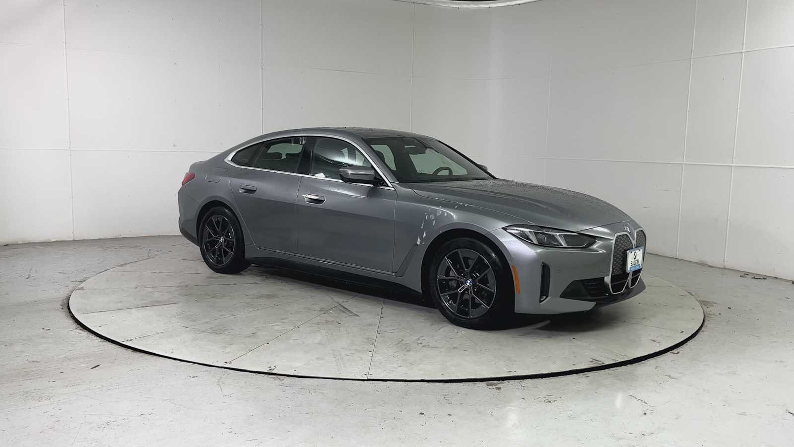 Thumbnail: 2025 BMW i4 - 8