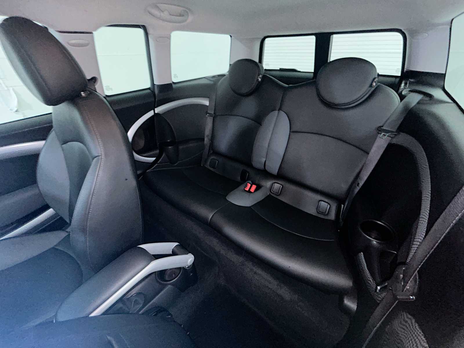 Thumbnail: 2010 MINI Cooper Clubman - 22