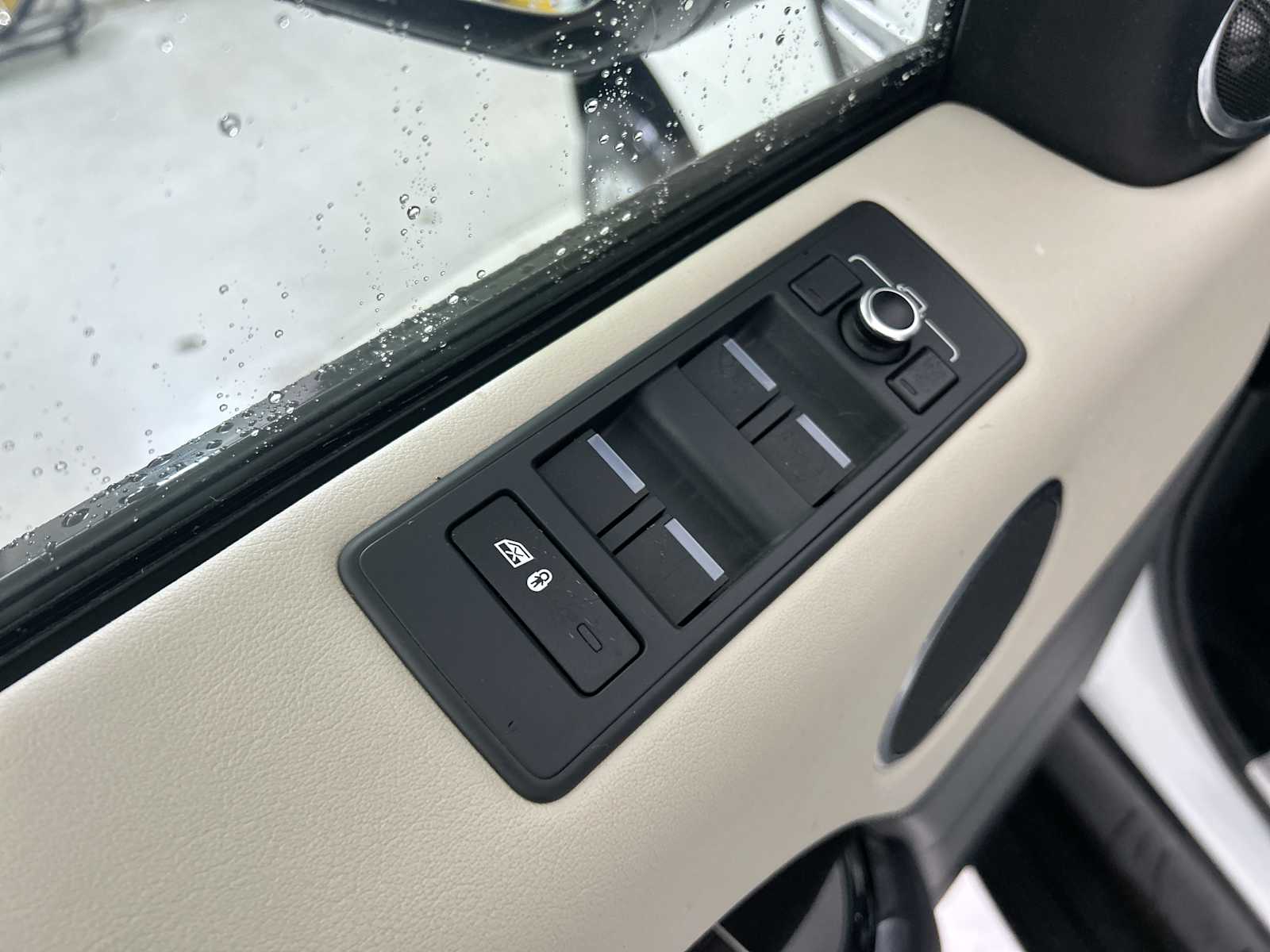 Thumbnail: 2015 Land Rover Range Rover Sport - 15