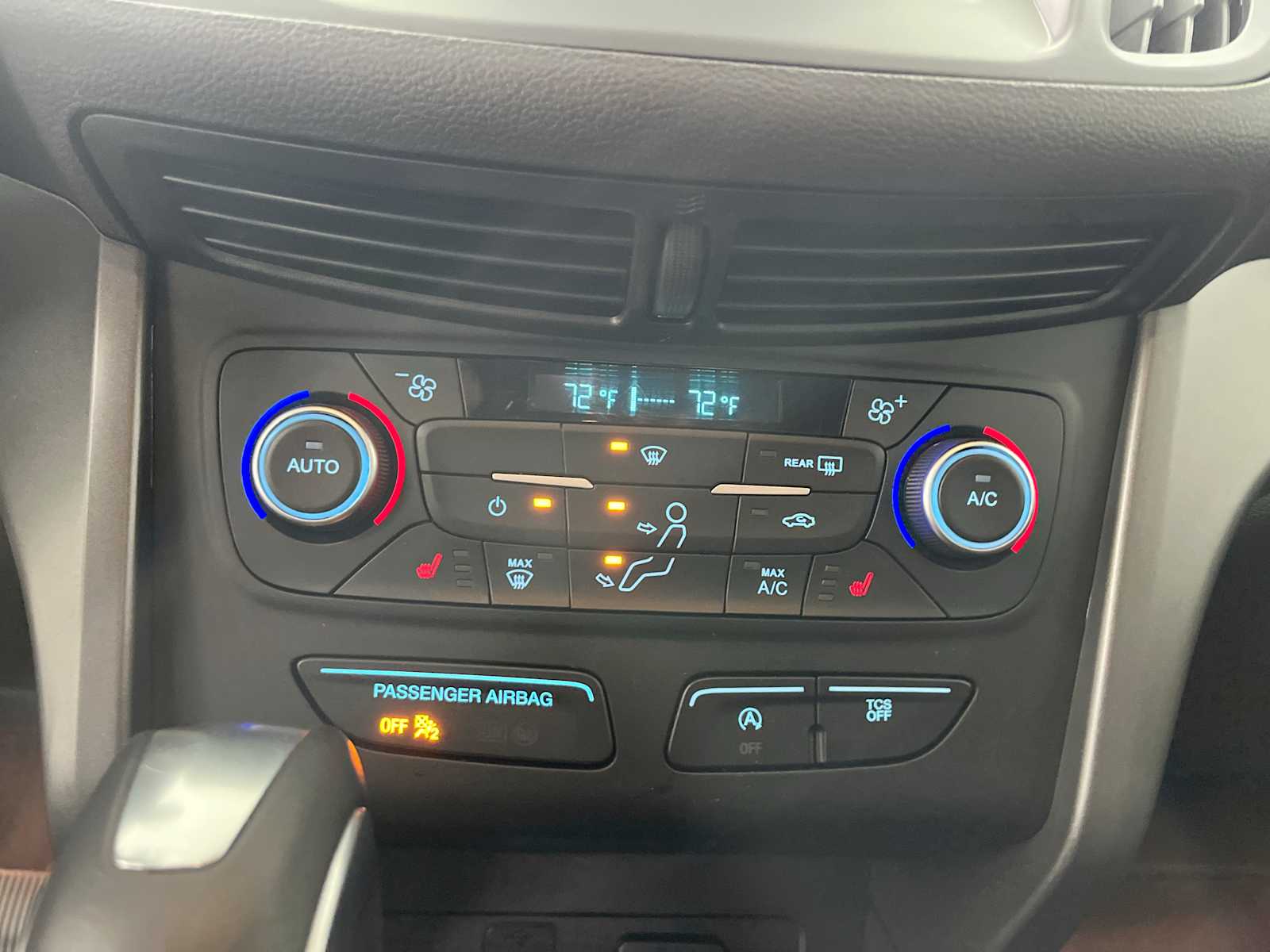 Thumbnail: 2018 Ford Escape - 16