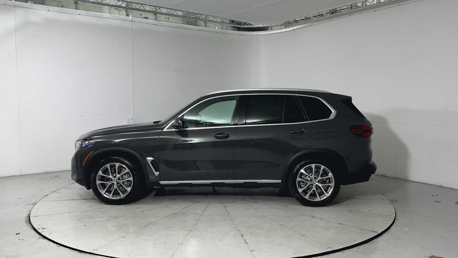 Thumbnail: 2026 BMW X5 - 5