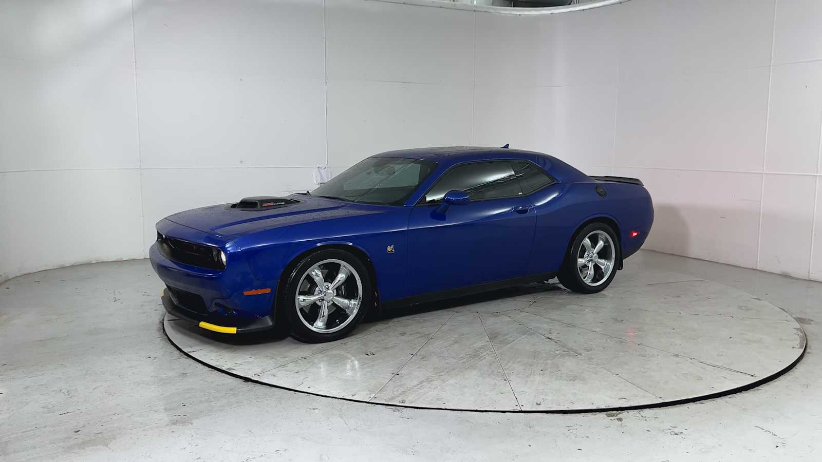 Thumbnail: 2021 Dodge Challenger - 6