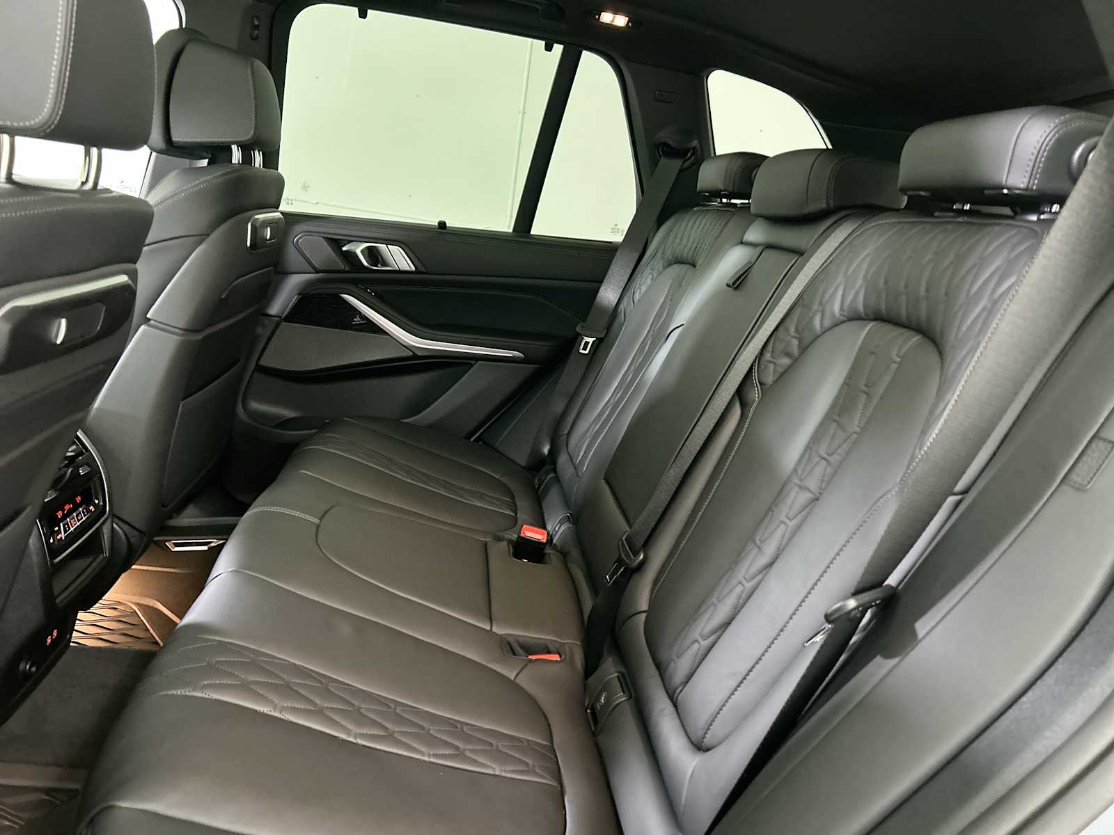 Thumbnail: 2026 BMW X5 - 25