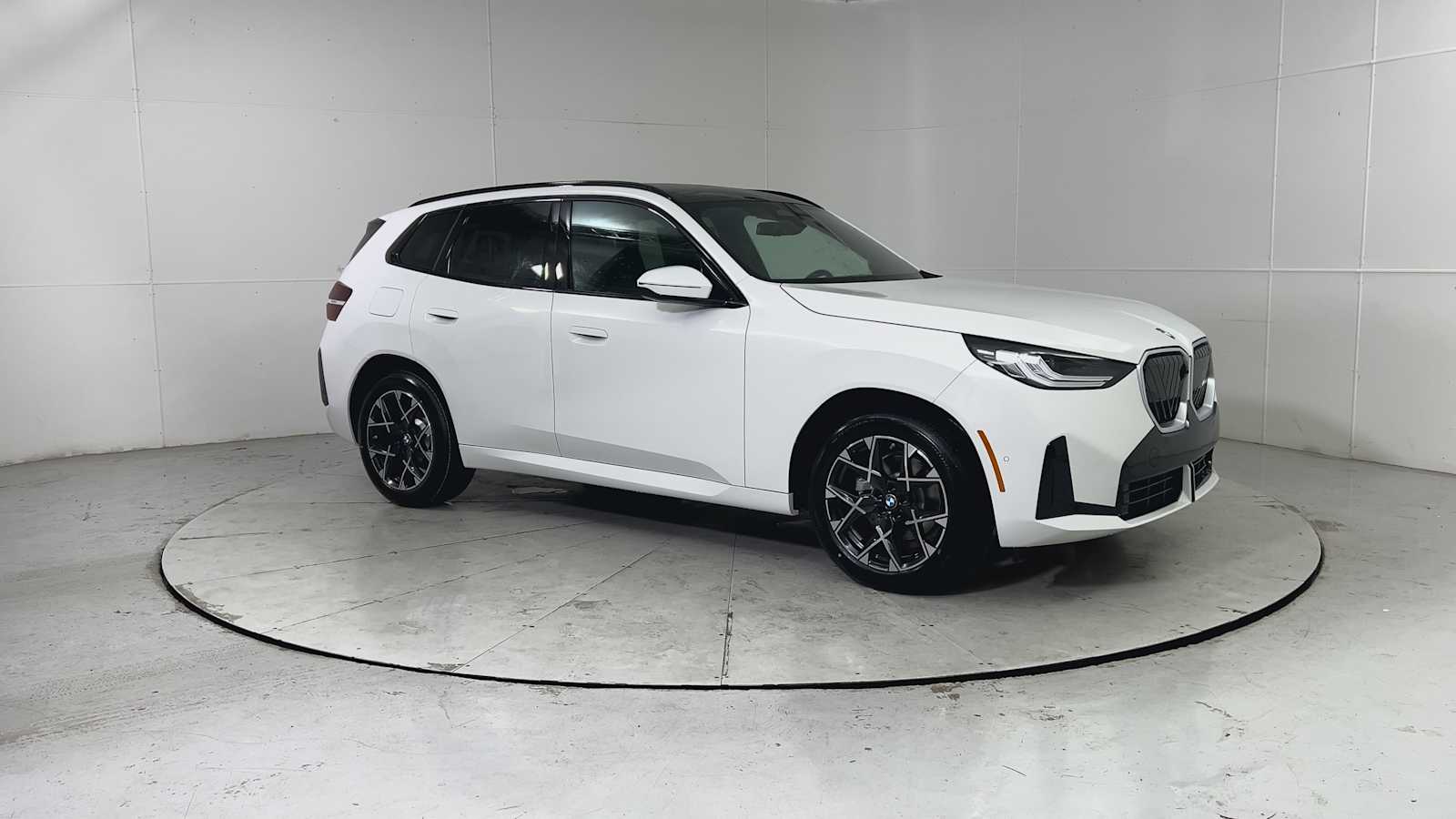 Thumbnail: 2026 BMW X3 - 8