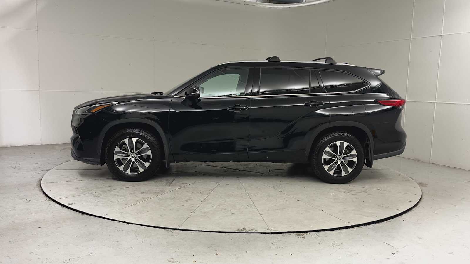 Thumbnail: 2021 Toyota Highlander - 5