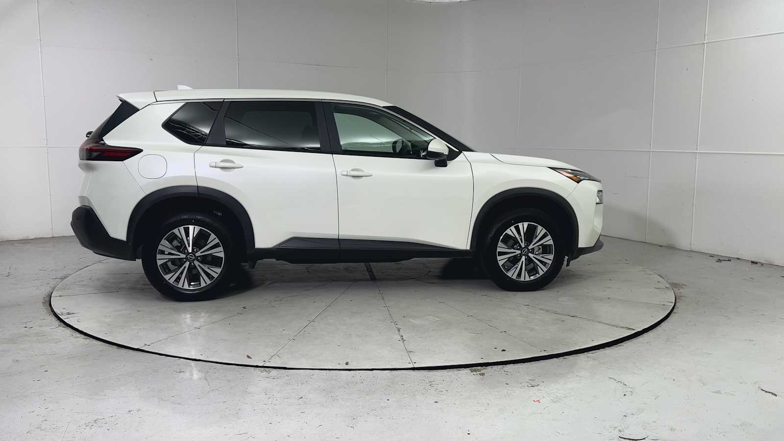 Thumbnail: 2022 Nissan Rogue - 9