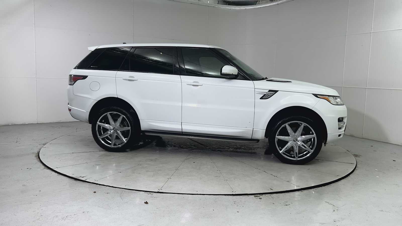 Thumbnail: 2015 Land Rover Range Rover Sport - 9