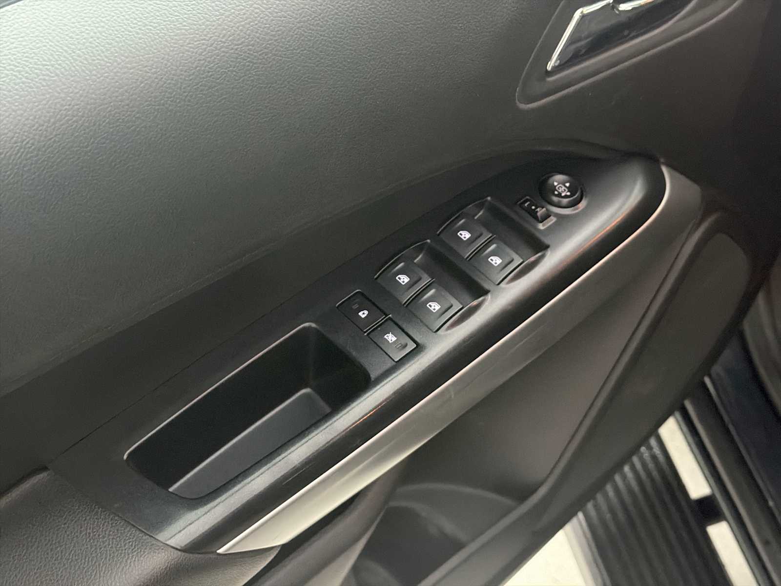 Thumbnail: 2018 Chevrolet Colorado - 15