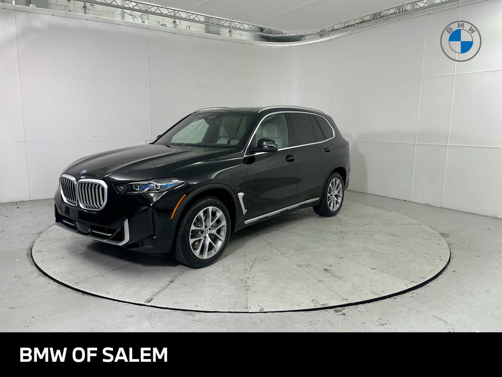 2026 BMW X5 xDrive50e's photo